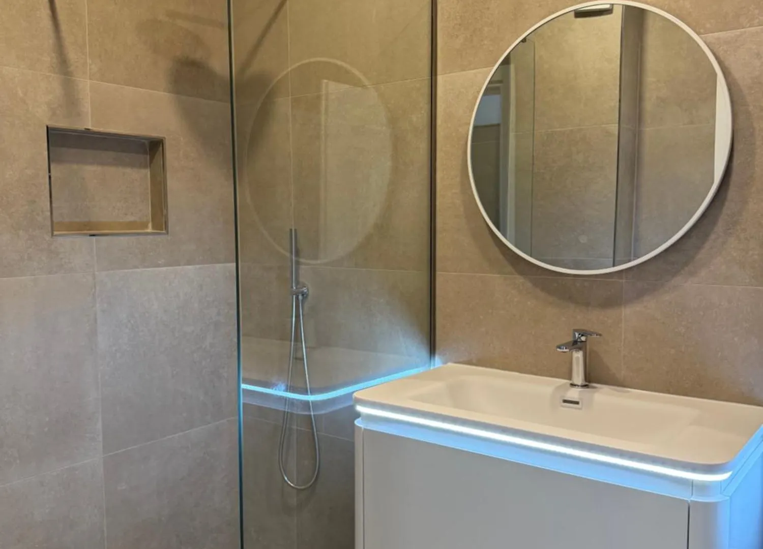 Radhime Luxury Apartments Sleeps 5 Orikum Albanien